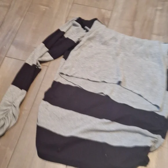 Turtle Neck - Picture 8 of 8